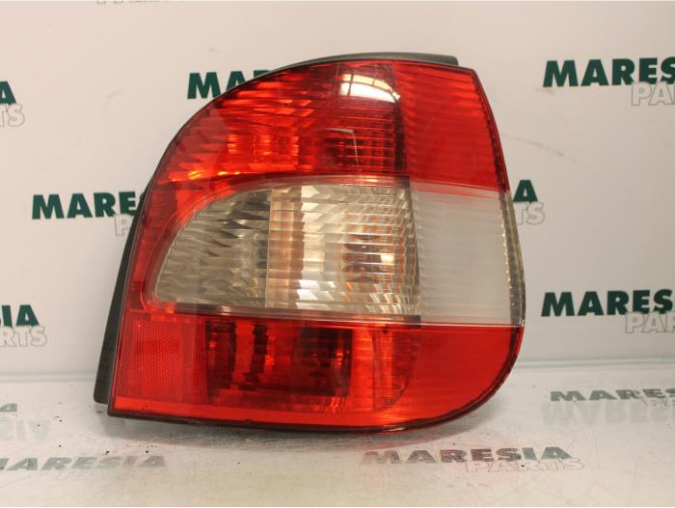 Renault - Megane Scenic - Taillight, right