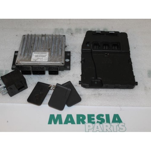 Renault - Megane Scenic - Engine management computer