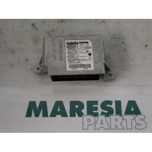 Renault - Megane Scenic - Airbag Module