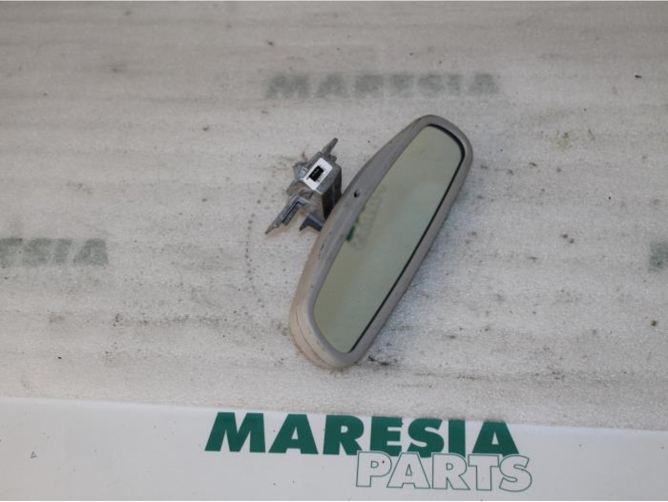 Renault - Megane Scenic - Rear view mirror