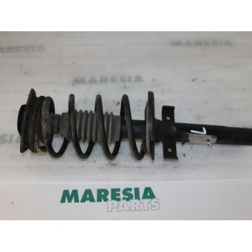 Renault - Megane Scenic - Front shock absorber rod, left