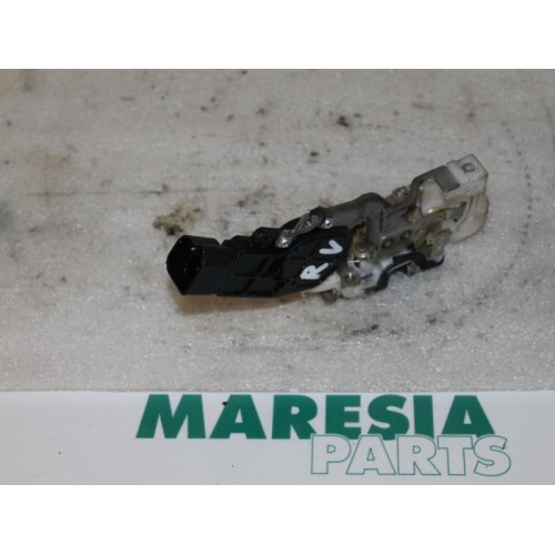 Peugeot - 107 - Front door lock mechanism 4-door, right