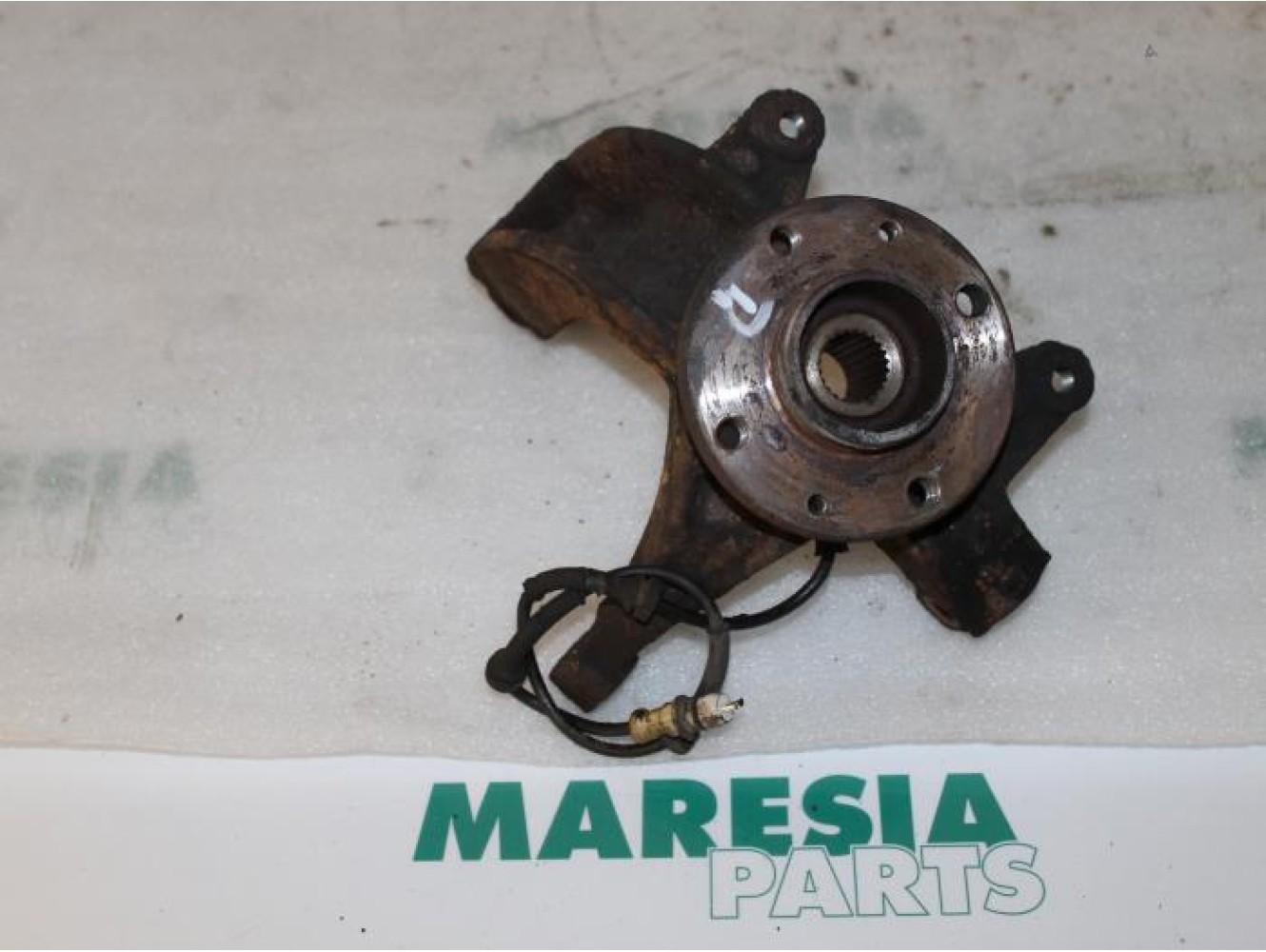 Renault - Megane - Knuckle, front right