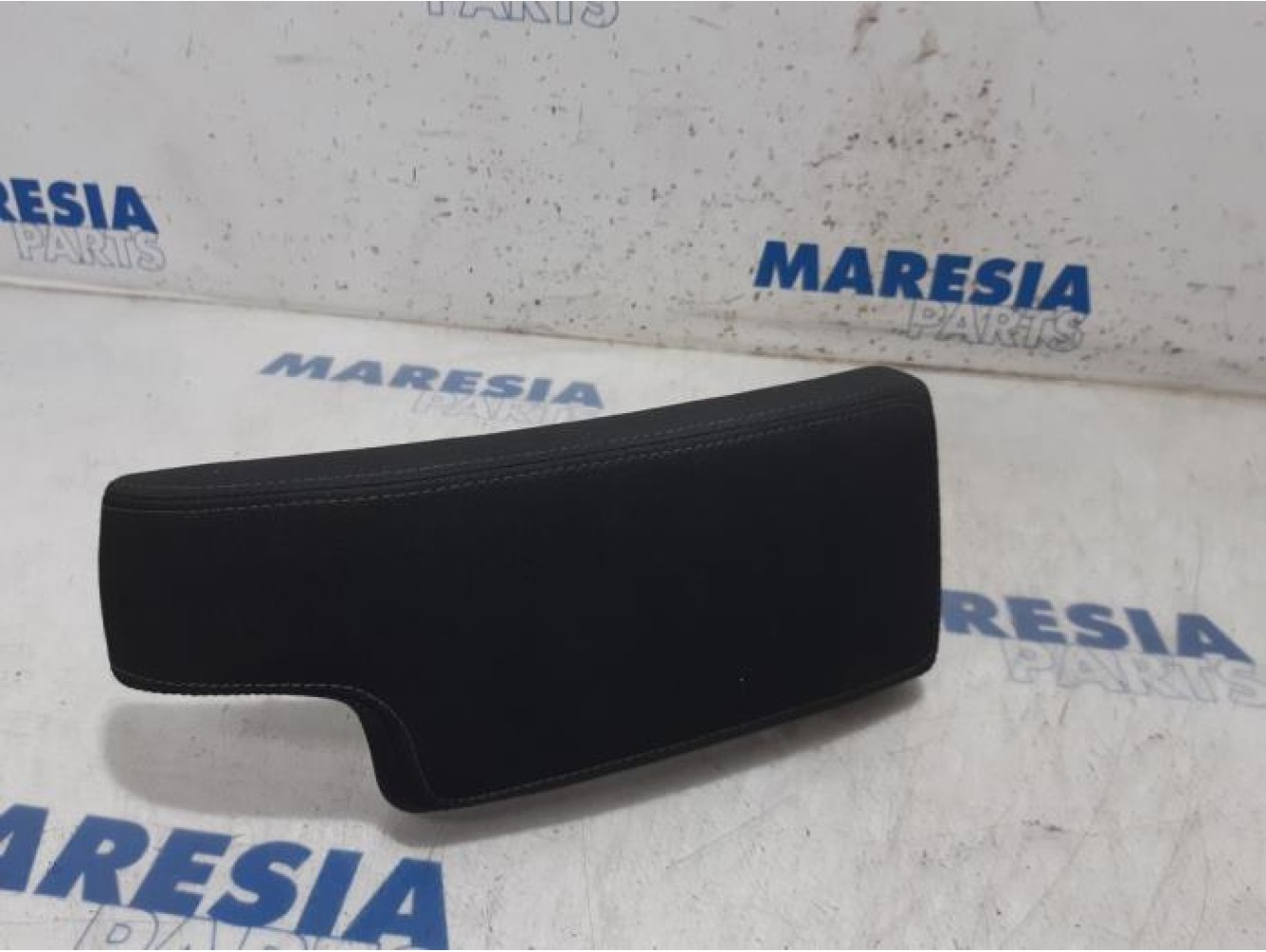 Renault - Megane - Armrest