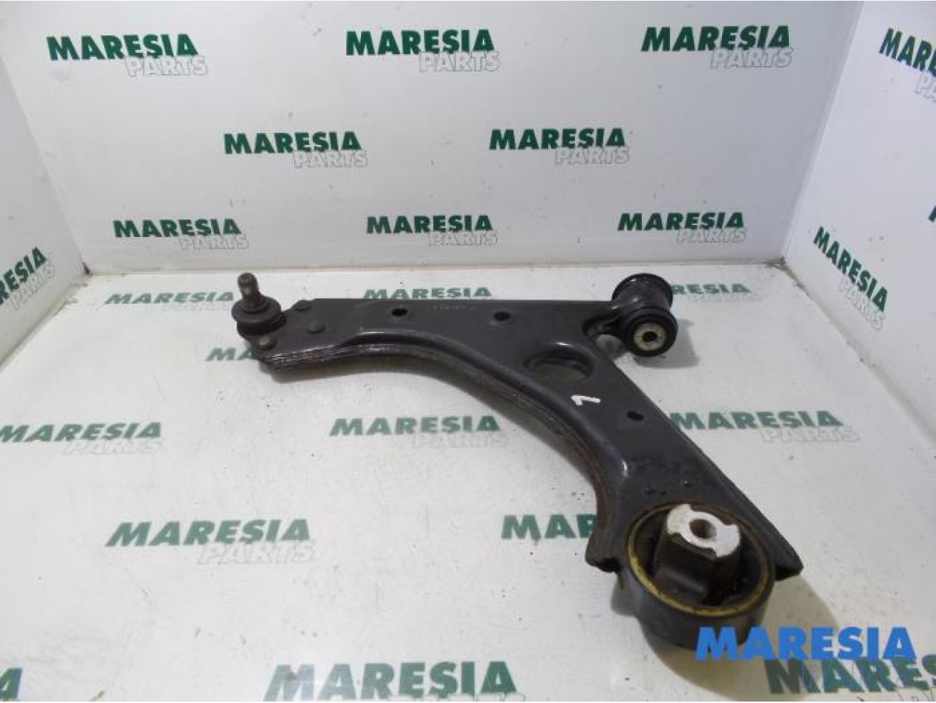 Fiat - Punto - Querlenker unten links vorne