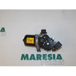 Renault - Megane - Scheibenwischermotor vorne