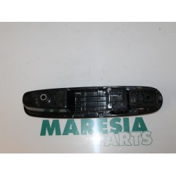 Fiat - Punto - Multi-functional window switch