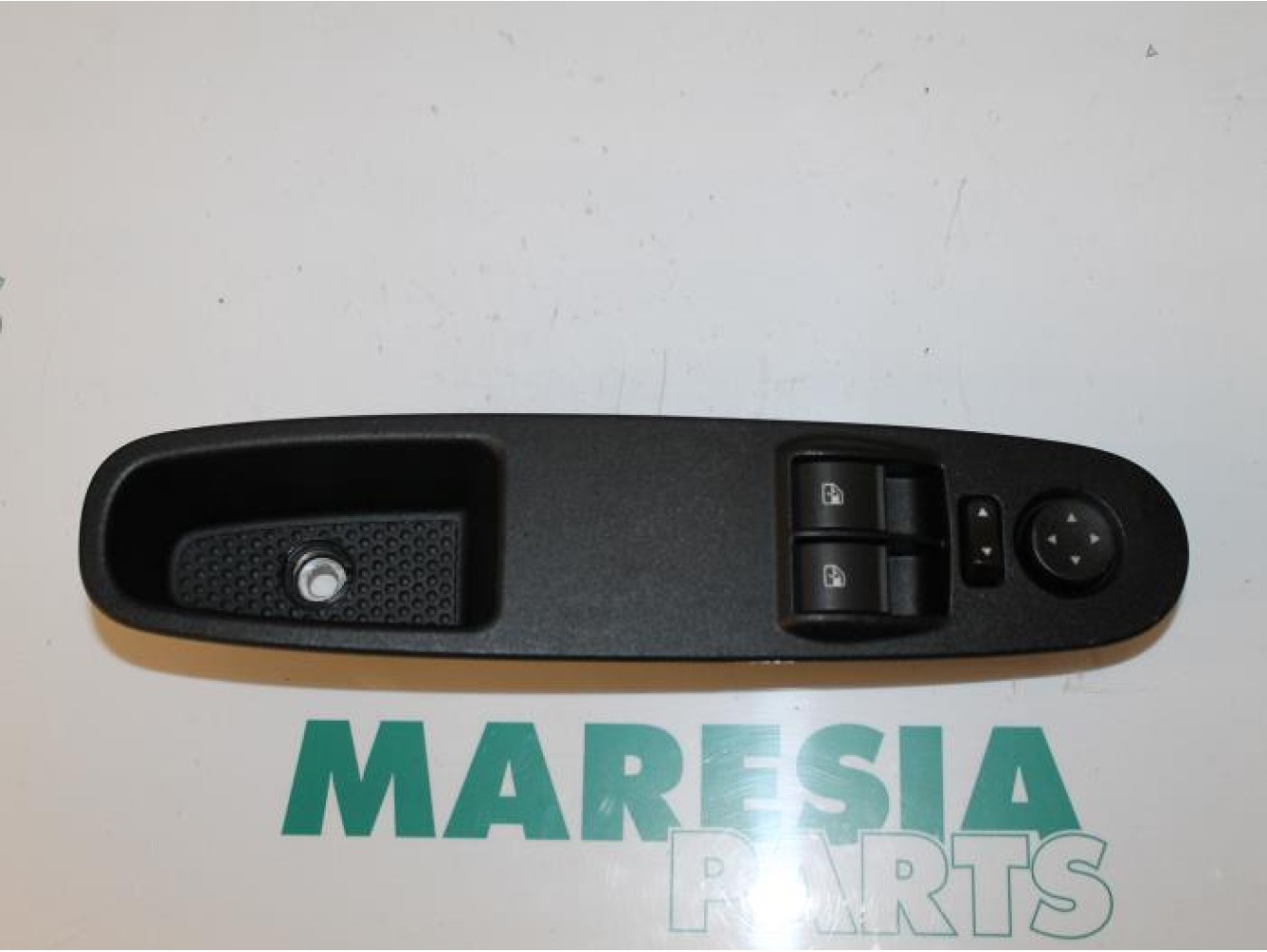 Fiat - Punto - Multi-functional window switch