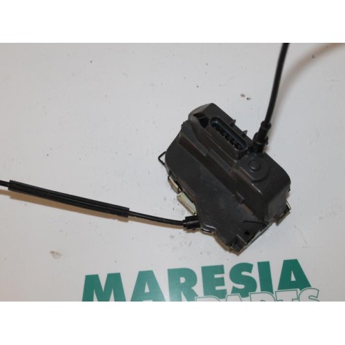 Renault - Megane Scenic - Rear door mechanism 4-door, right