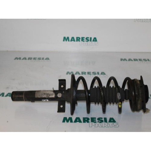 Renault - Megane Scenic - Front shock absorber rod, right