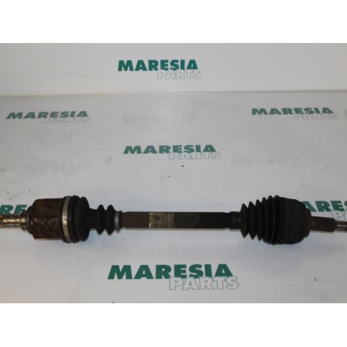 Renault - Megane Scenic - Antriebswelle links vorne