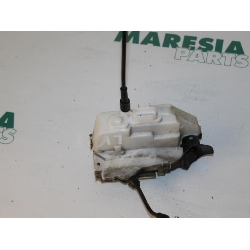 Renault - Megane Scenic - Door lock mechanism 4-door, front left