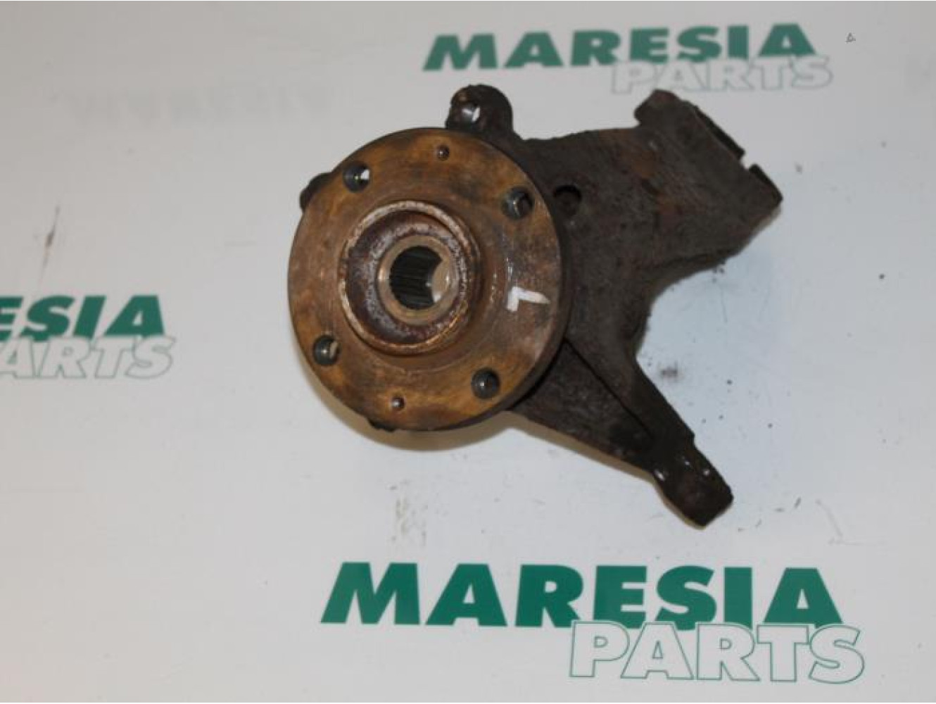 Peugeot - 206 - Fusee links-voor
