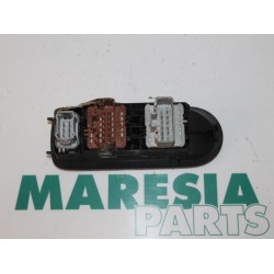 Renault - Megane Scenic - Multi-functional window switch
