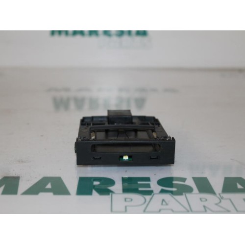 Renault - Megane - Card reader (lock)