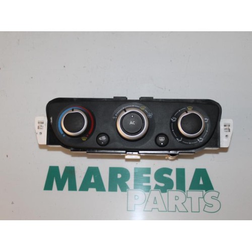 Renault - Megane - Heater control panel