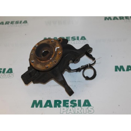 Renault - Megane - Achsschenkel links vorne