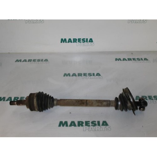 Renault - Megane Scenic - Front drive shaft, left