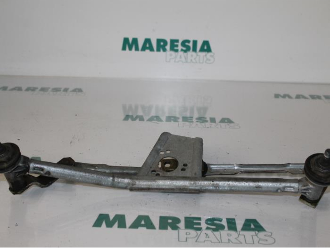 Peugeot - 206 - Wiper mechanism