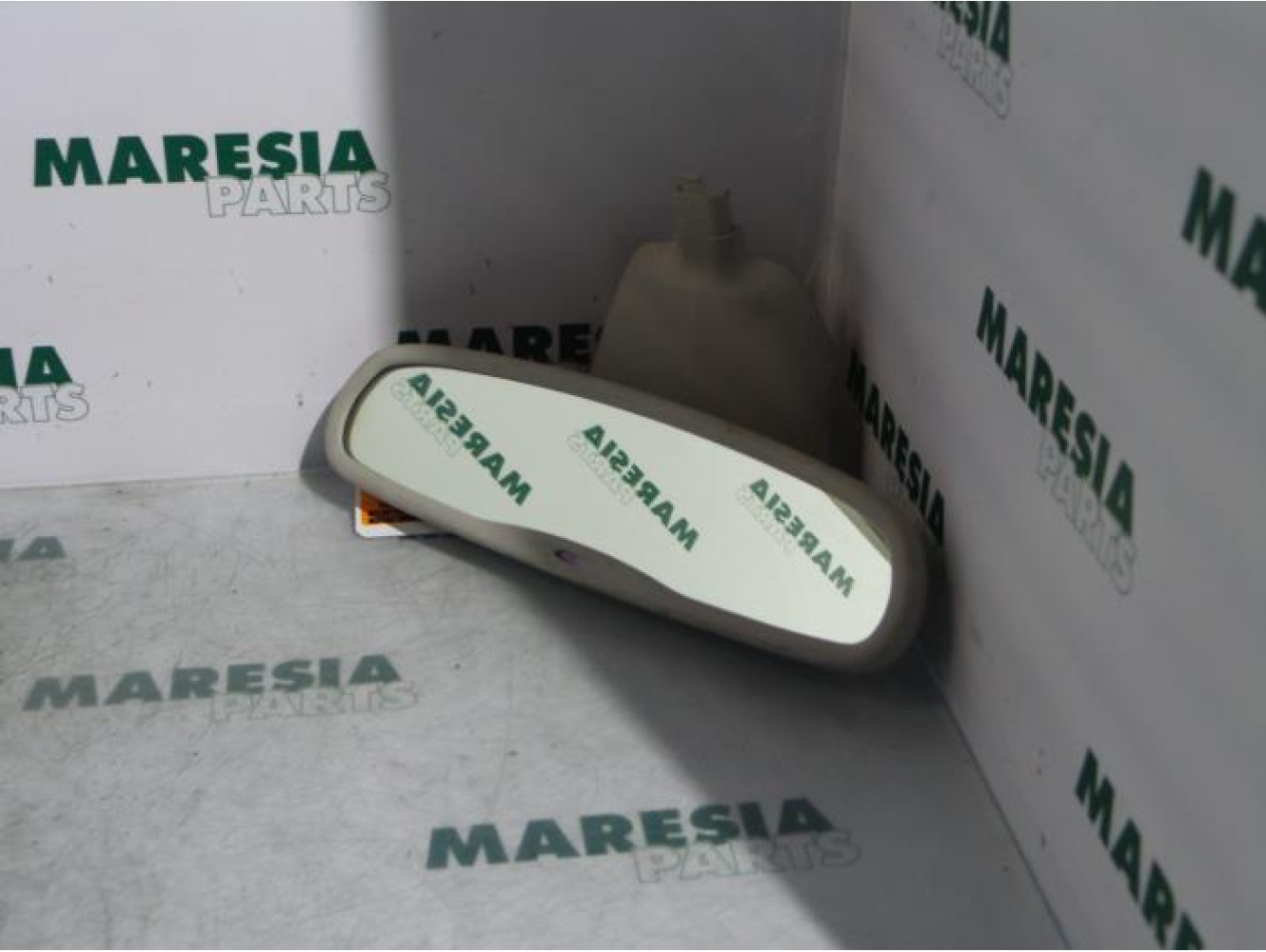 Renault - Megane Scenic - Rear view mirror