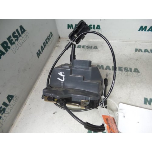 Renault - Megane Scenic - Rear door lock mechanism 4-door, left