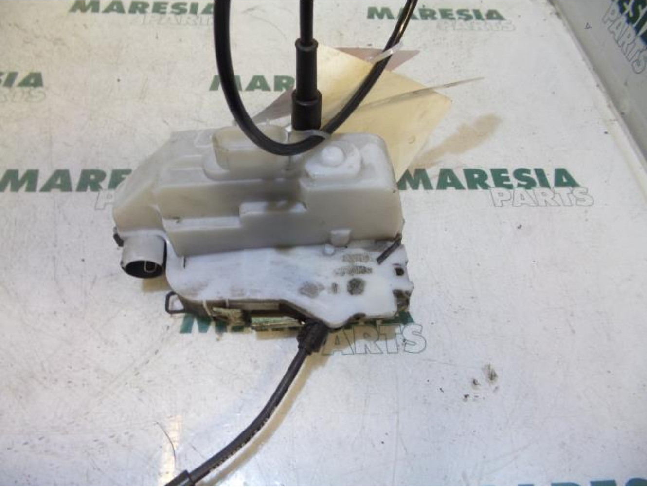 Renault - Megane Scenic - Front door lock mechanism 4-door, right