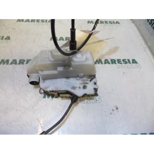 Renault - Megane Scenic - Front door lock mechanism 4-door, right