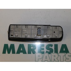 Renault - Megane - Multi-functional window switch