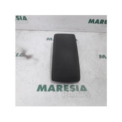 Renault - Megane - Armrest