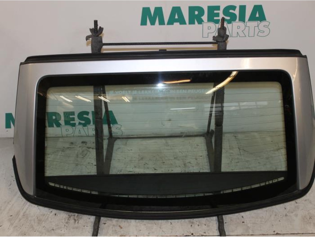 Peugeot - 206 - Rear window