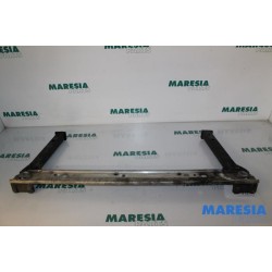 Renault - Megane - Radiator bar