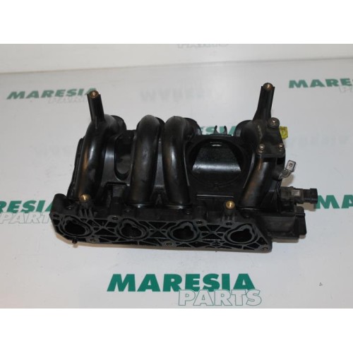 Renault - Clio - Intake manifold