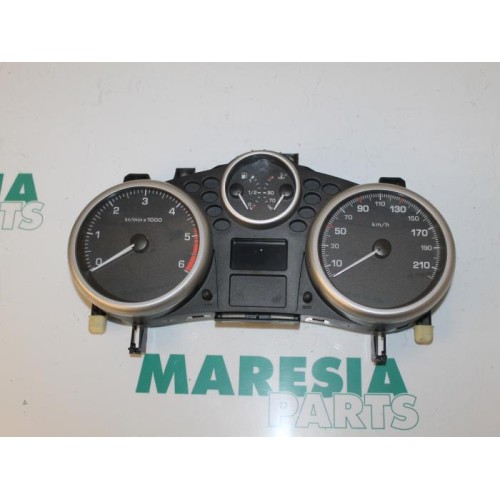 Peugeot - 207 - Instrumentenbrett