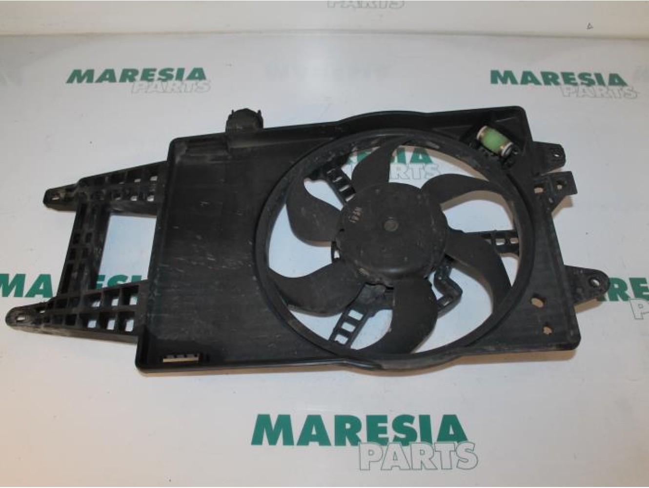 Fiat - Punto - Fan motor