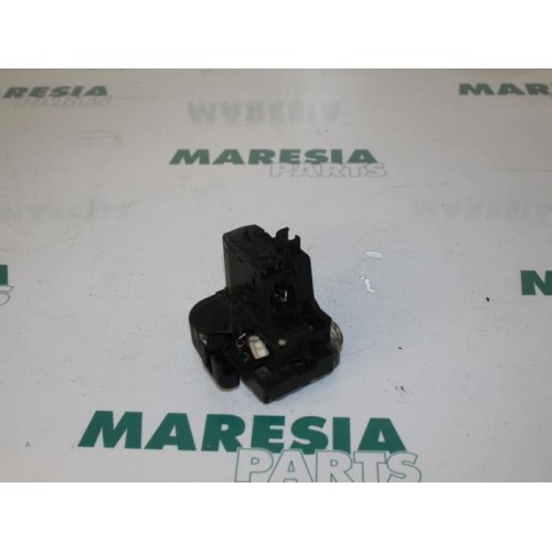 Renault - Megane Scenic - Front door lock mechanism 4-door, right