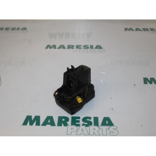 Renault - Megane Scenic - Rear door lock mechanism 4-door, left