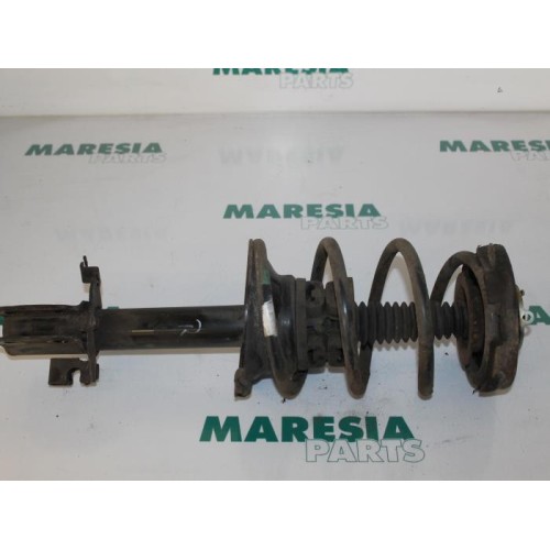 Renault - Megane Scenic - Front shock absorber rod, right