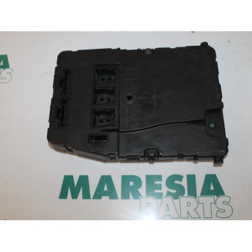 Renault - Megane Scenic - Fuse box