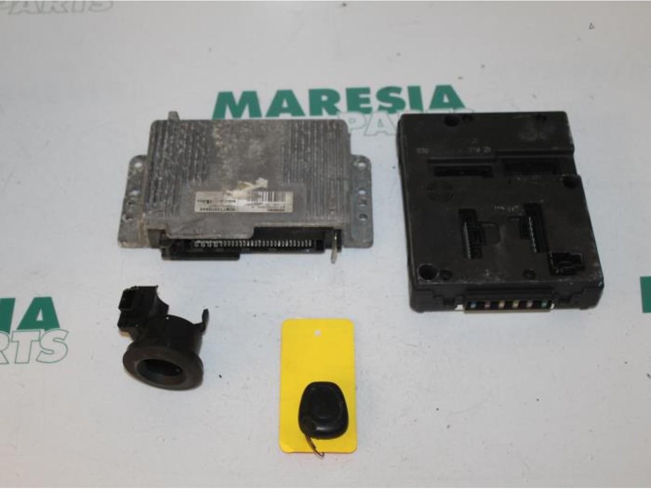 Renault - Megane Scenic - Engine management computer