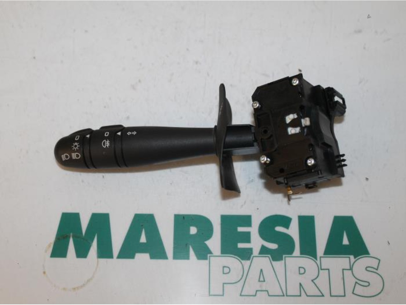 Renault - Clio - Indicator switch