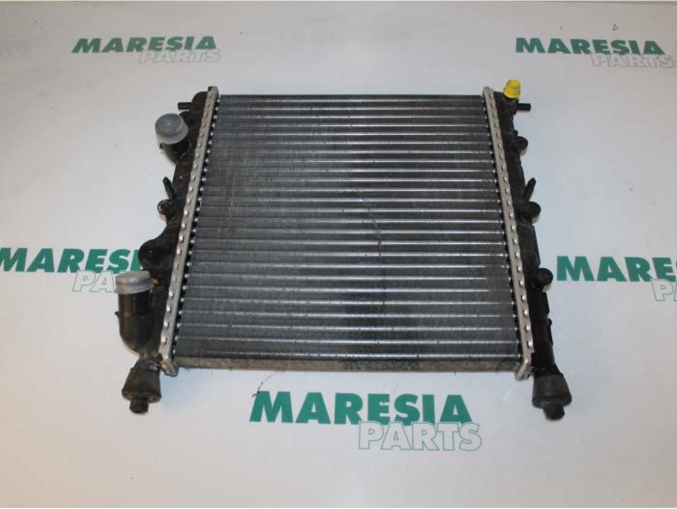 Renault - Clio - Radiator