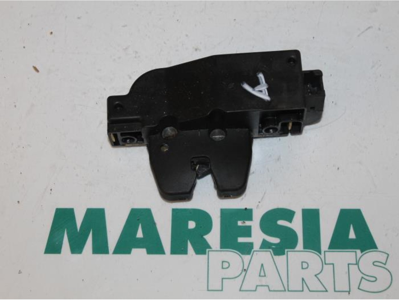 Citroen - C3 - Tailgate lock mechanism