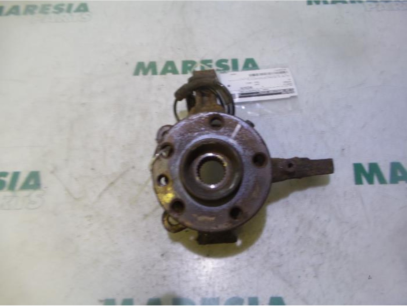 Citroen - C8 - Fusee links-voor