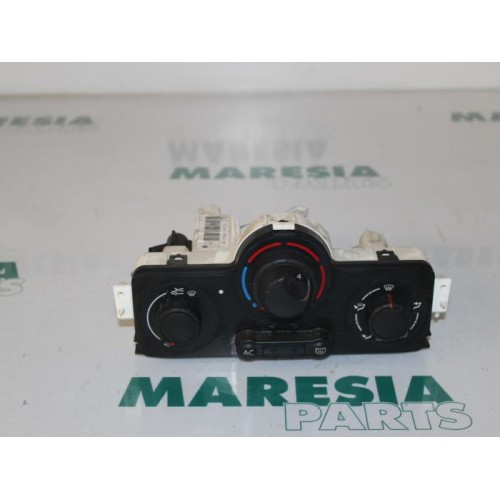 Renault - Megane - Heater control panel