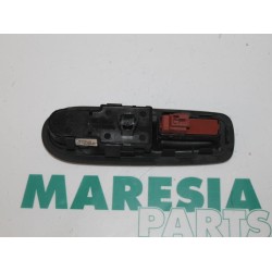 Peugeot - 407 - Multi-functional window switch