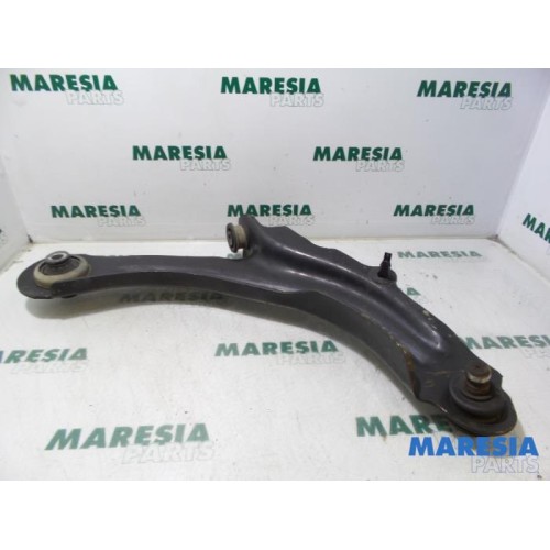 Renault - Megane - Front lower wishbone, right