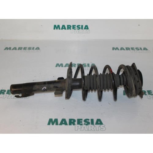Renault - Megane - Front shock absorber rod, right