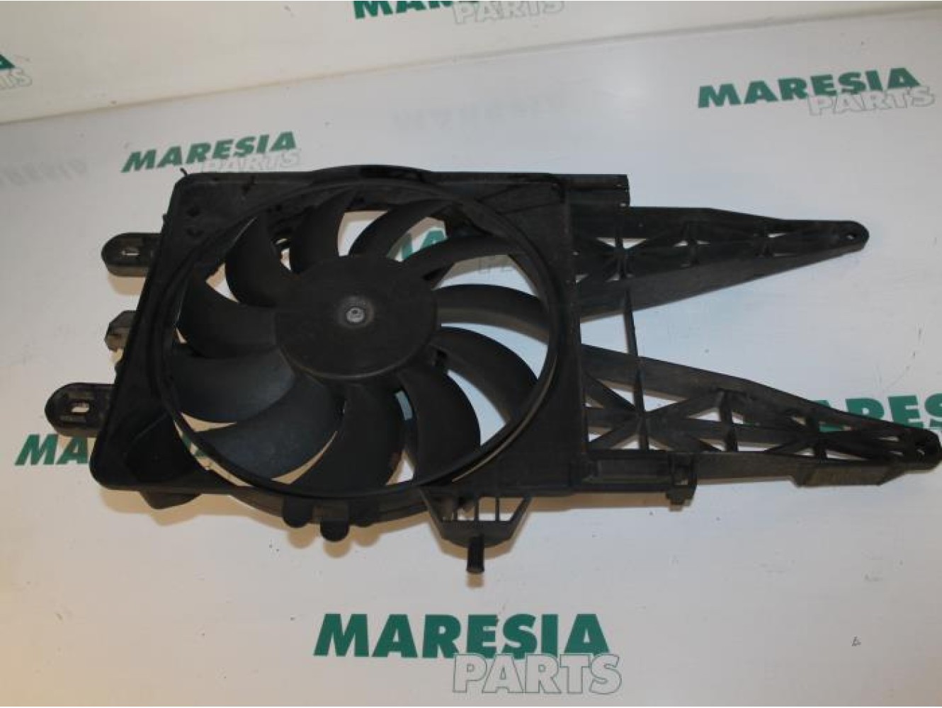 Fiat - Punto - Fan motor