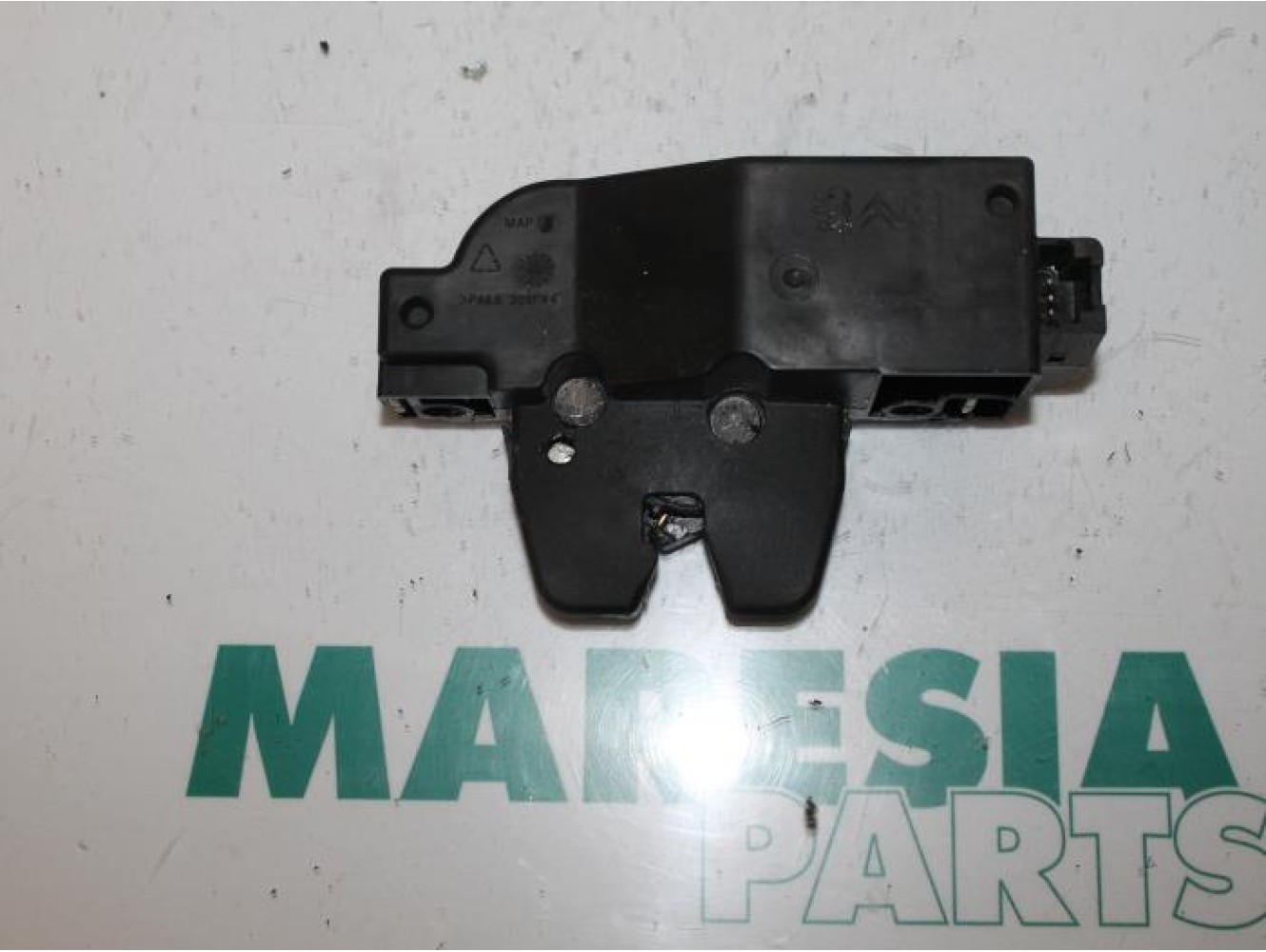 Citroen - C2 - Tailgate lock mechanism