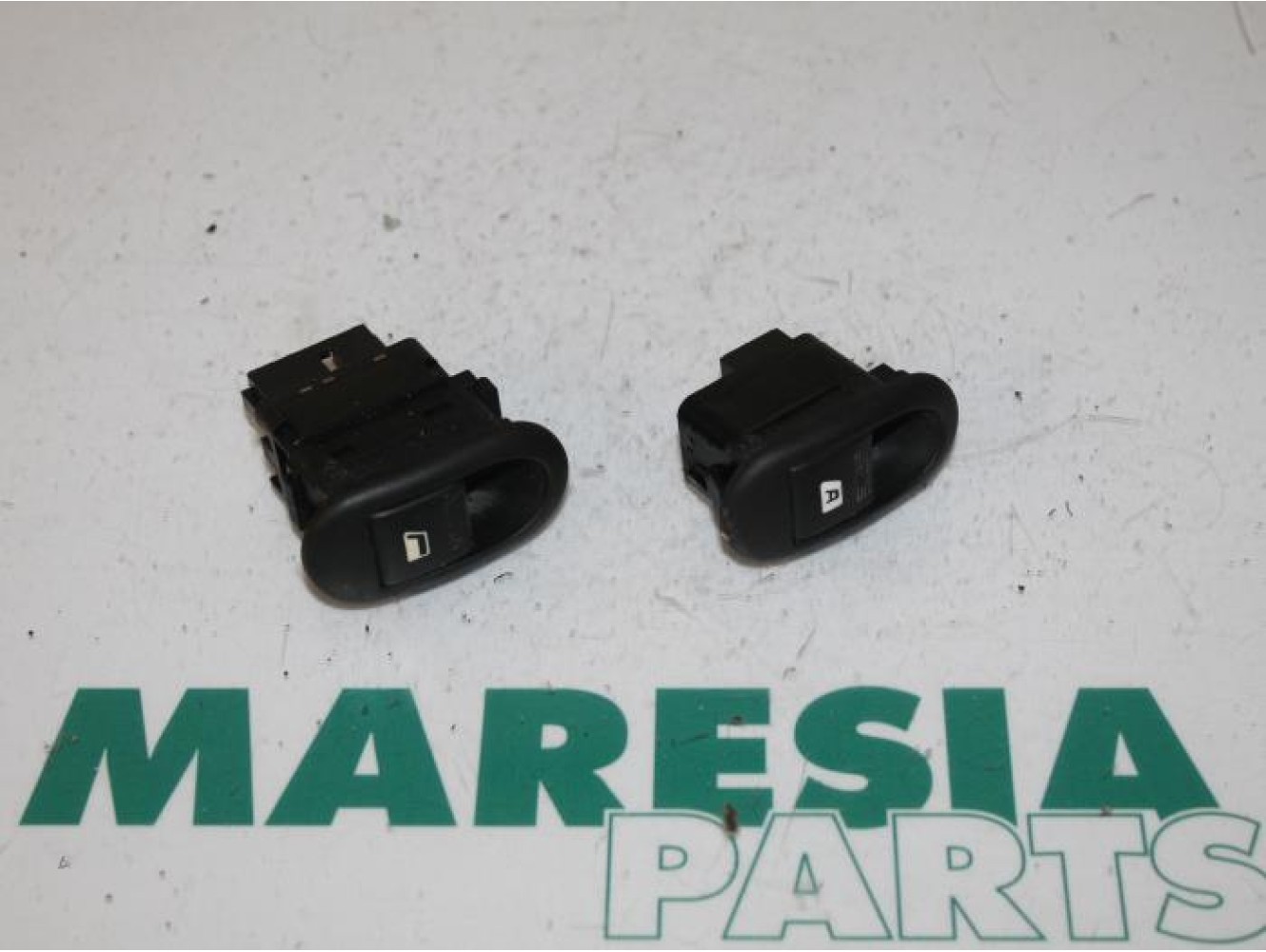 Citroen - C2 - Multi-functional window switch
